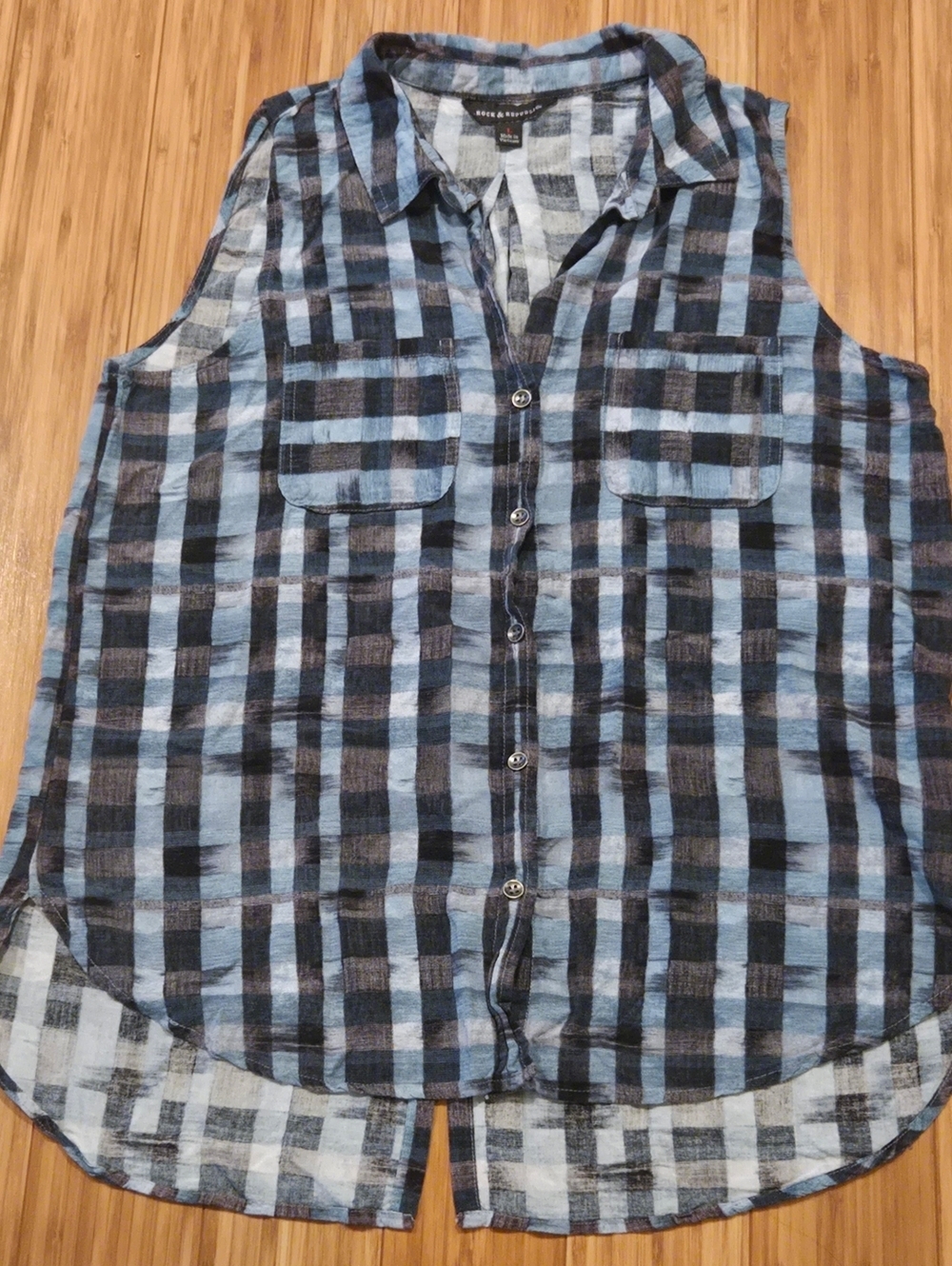 Rock & Republic Black Plaid Button up V-Neck Top